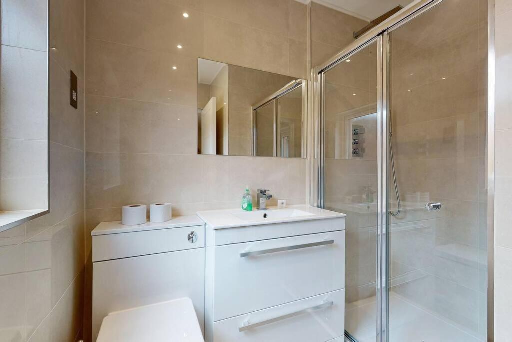 Elegant 2Bed Flat 10Min To Wimbledon Tennis Courts Londres Exterior foto